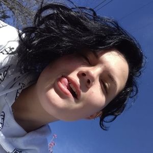 Meet your Posher, Dakota